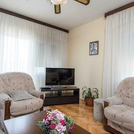Betanija Apartment *